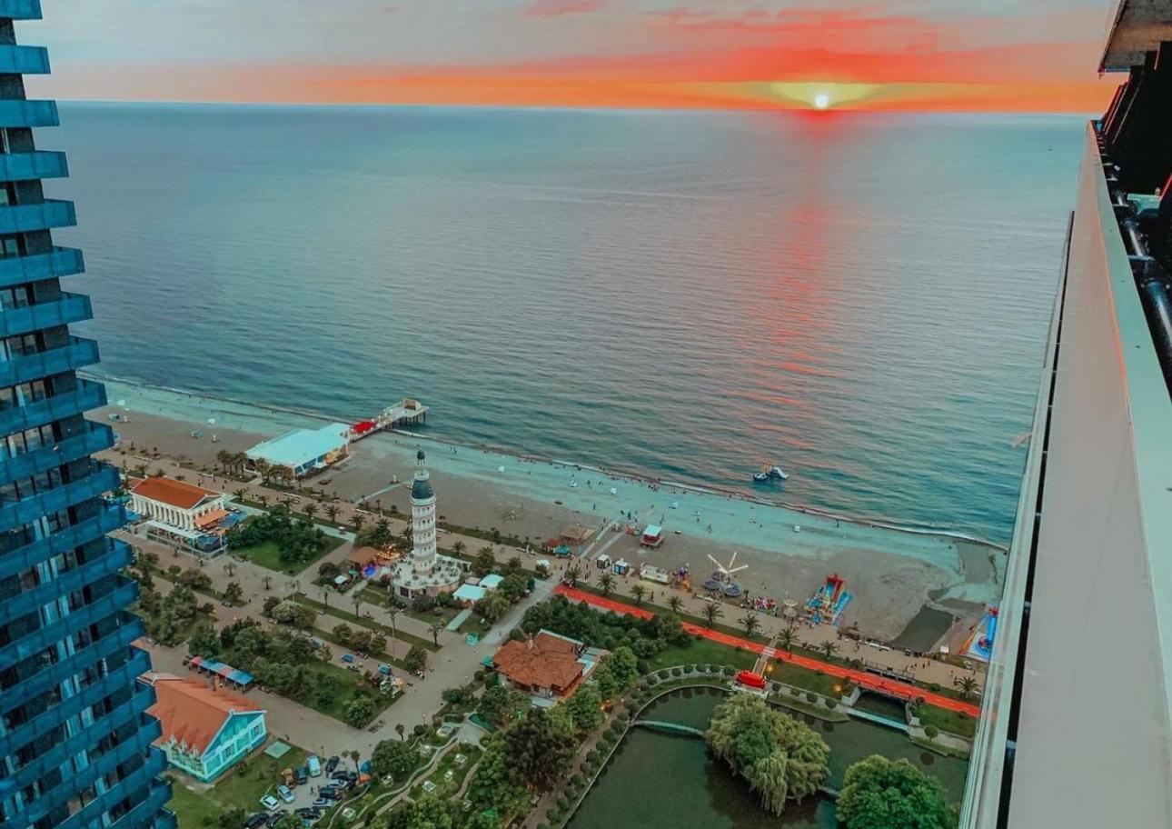 Batumi Orbi City Apart Hotel Exterior photo